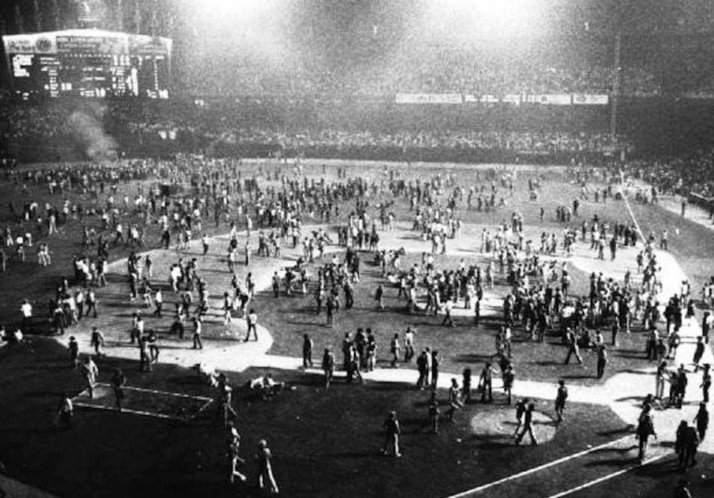 cleveland ten cent beer night